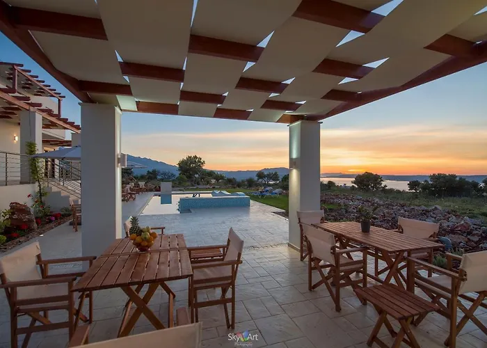 Villa Phenωmena Apartments